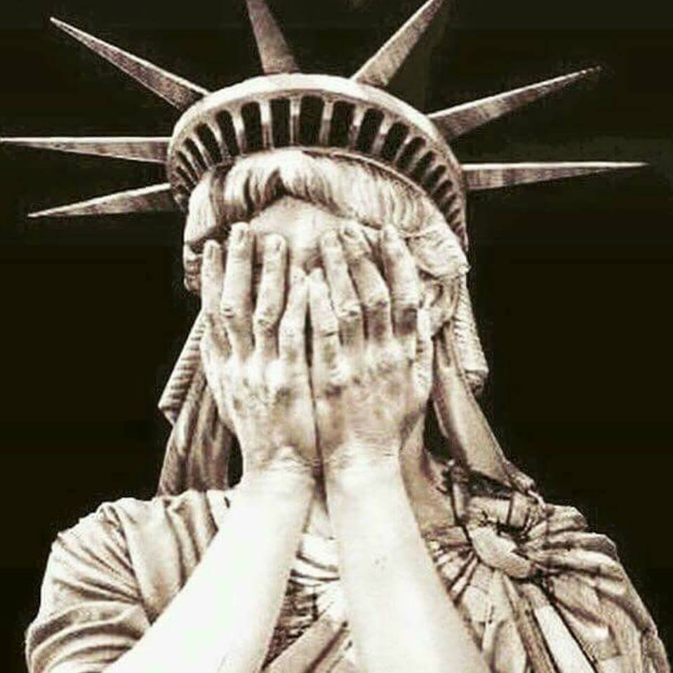 Estatua de la LIBERTAD... Puedes elegirla para poder ver.