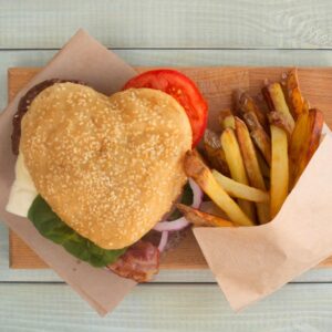 DE HAMBURGUESAS, EDUCACIÓN EMOCIONAL Y OTRAS COMIDAS BASURA
